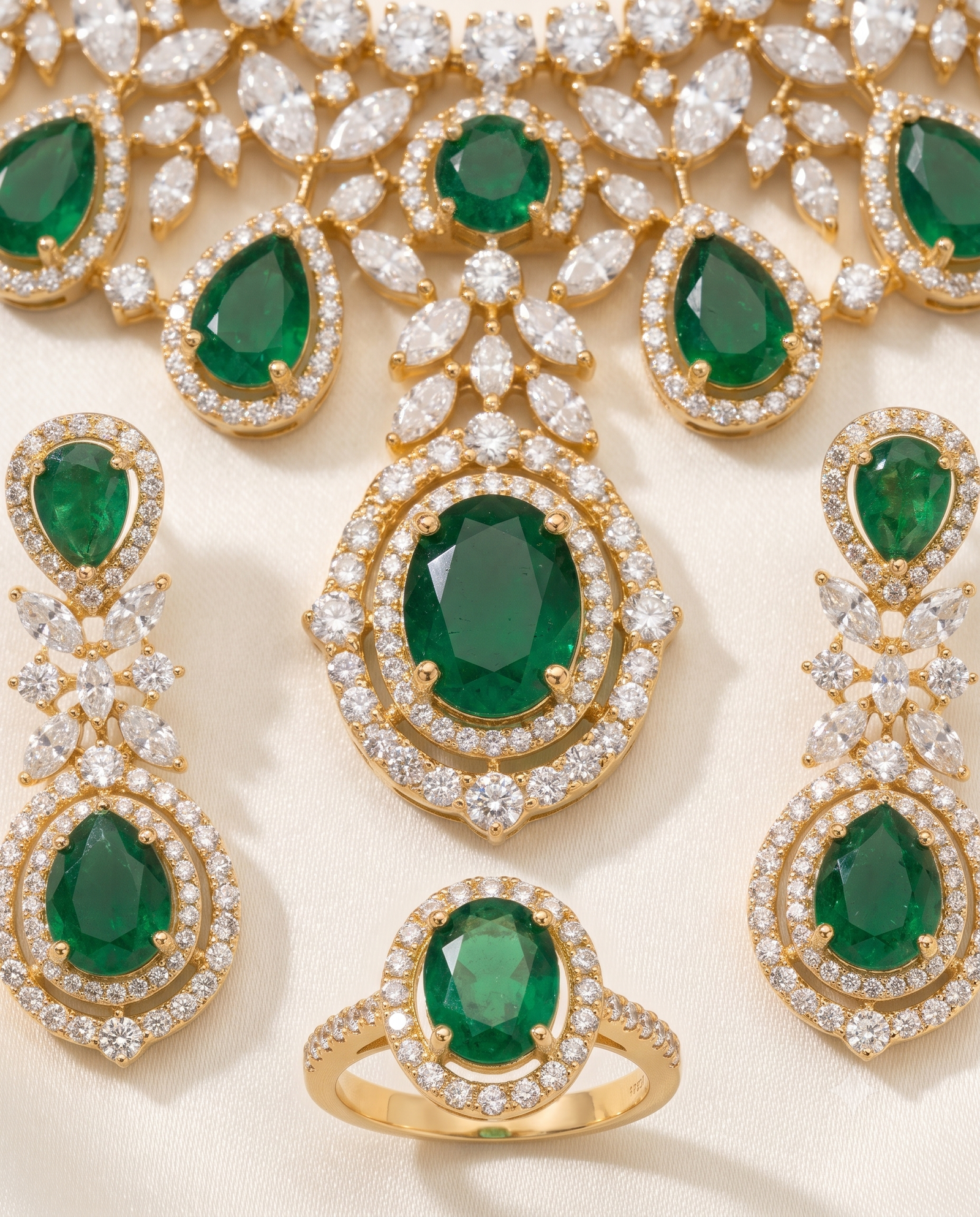 Emerald Elegance Necklace Set - Image 3